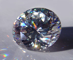 Nesten like fin som en diamant? Kubisk Zirkoniumdioksid brukes mye til produksjon av smykker og ringer. Foto:  Gregory Phillips